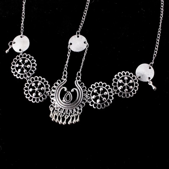 ♥️💋🆕️Silver tassel coin head piece jewelry - Picture 2 of 4